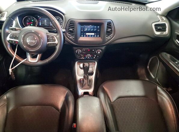 3C4NJDBB9JT313660 2018 JEEP COMPASS Silver Vista del salpicadero
