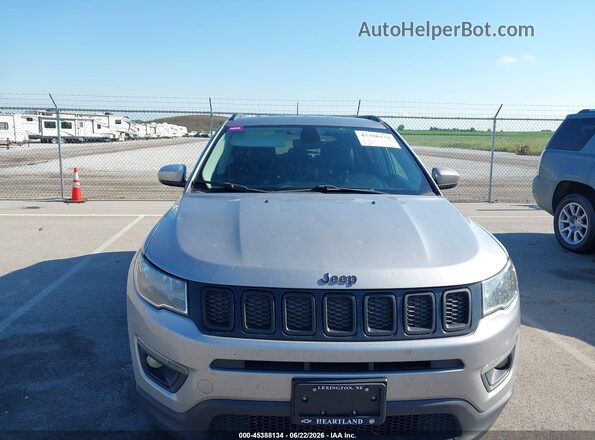 3C4NJDBB9JT337425 2018 JEEP COMPASS Silver Դիմացի տեսք