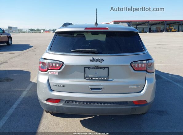 3C4NJDBB9JT337425 2018 JEEP COMPASS Silver 