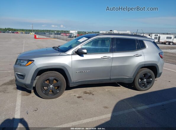 3C4NJDBB9JT337425 2018 JEEP COMPASS Silver Սալոնի 360 աստիճան տեսք
