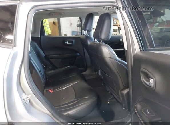 3C4NJDBB9JT440683 2018 JEEP COMPASS Gray VIN კოდის სტიკერის ხედი