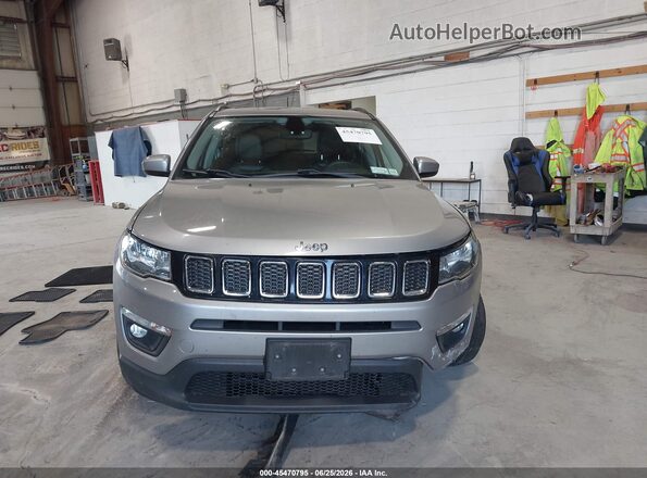 3C4NJDBB9JT440683 2018 JEEP COMPASS Gray ხელსაწყოთა პანელის ხედი