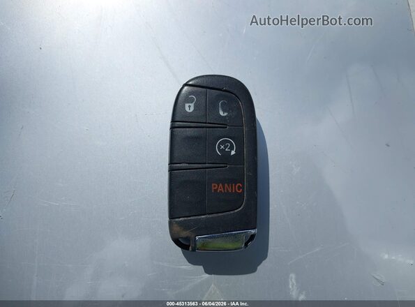 3C4NJDBB9KT592772 2019 JEEP COMPASS Красный Вид панели приборов