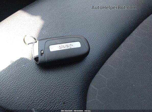 3C4NJDBB9KT696257 2019 JEEP COMPASS White Առջևի վահանակի տեսք