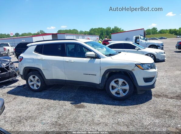 3C4NJDBB9KT696257 2019 JEEP COMPASS White Սալոնի հետևի տեսք