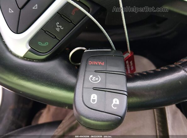 3C4NJDBB9KT849140 2019 JEEP COMPASS Белый Вид панели приборов