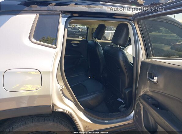 3C4NJDBB9LT139611 2020 JEEP COMPASS Silver Вид наклейки з VIN-кодом