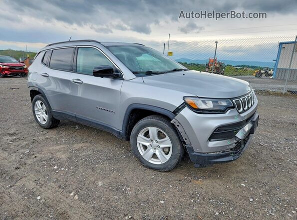 3C4NJDBB9NT111455 2022 JEEP COMPASS Серебряный Передняя правая четверть