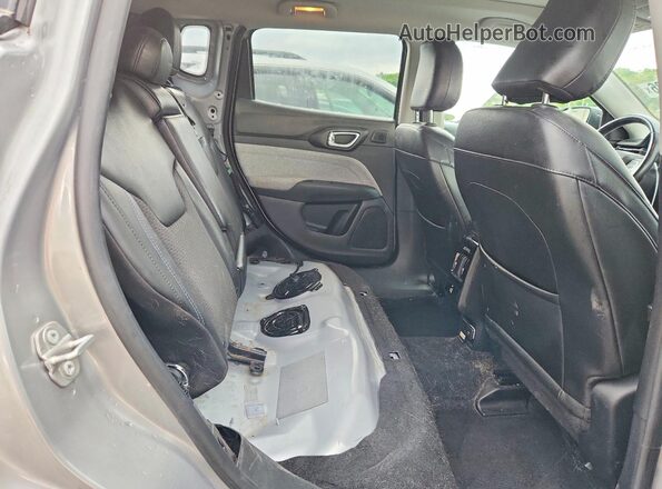 3C4NJDBB9NT111455 2022 JEEP COMPASS Серебряный Вид задней части салона