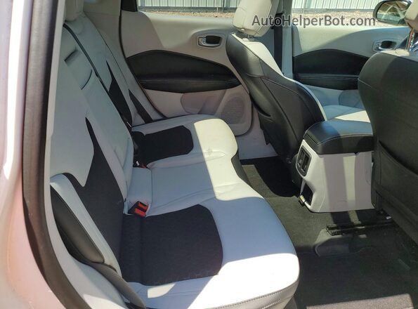 3C4NJDBBXHT617073 2017 JEEP COMPASS Белый 
