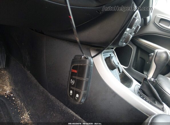 3C4NJDBBXHT666645 2017 JEEP NEW COMPASS Белый Вид панели приборов
