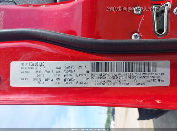 3C4NJDBBXJT103942 2018 JEEP COMPASS Red Engine compartment view