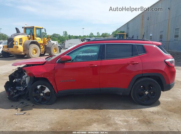3C4NJDBBXJT103942 2018 JEEP COMPASS Red Rear interior view