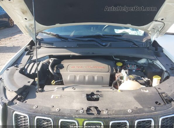 3C4NJDBBXJT113077 2018 JEEP COMPASS White Հետևի տեսք