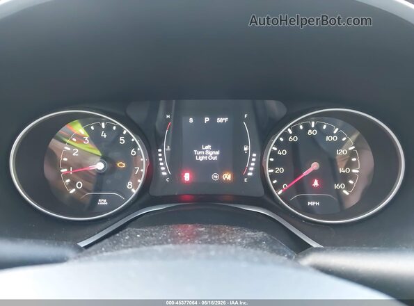 3C4NJDBBXJT143079 2018 JEEP COMPASS Red Widok tylnych siedzeń