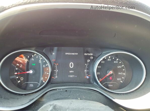 3C4NJDBBXJT185669 2018 JEEP COMPASS Красный Вид щитка приборов
