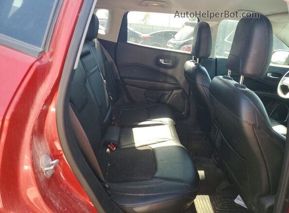3C4NJDBBXJT185669 2018 JEEP COMPASS Красный Вид задней части салона