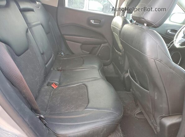 3C4NJDBBXJT325218 2018 JEEP COMPASS Silver Սալոնի հետևի տեսք