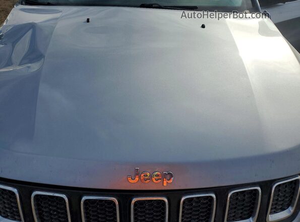 3C4NJDBBXJT325218 2018 JEEP COMPASS Silver Շարժիչի բաժամունքի տեսք
