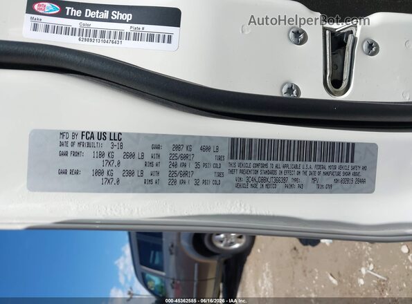 3C4NJDBBXJT366397 2018 JEEP COMPASS White ძრავის განყოფილების ხედი