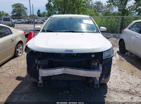 3C4NJDBBXJT366397 2018 JEEP COMPASS White ხელსაწყოთა პანელის ხედი
