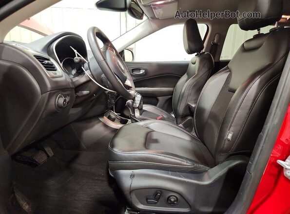 3C4NJDBBXKT601821 2019 JEEP COMPASS Red Front interior view