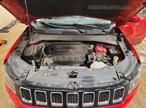 3C4NJDBBXKT601821 2019 JEEP COMPASS Red Engine compartment view
