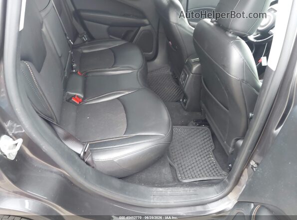 3C4NJDBBXLT129685 2020 JEEP COMPASS Gray VIN կոդի պիտակի տեսք