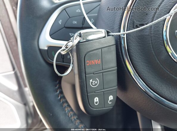 3C4NJDBBXMT546628 2021 JEEP COMPASS Gray Dashboard view