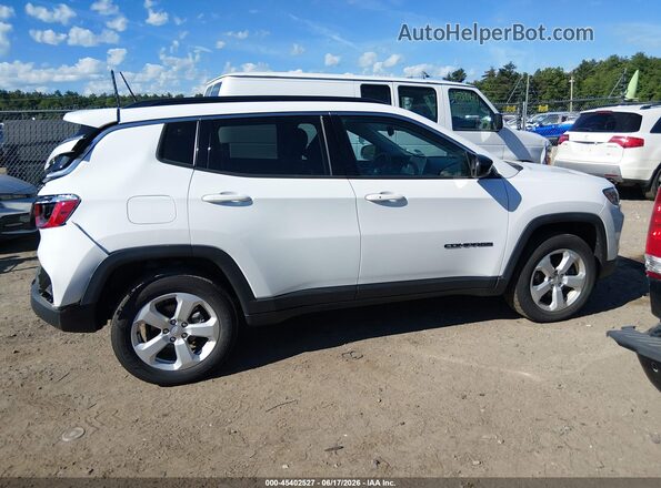 3C4NJDBBXNT132668 2022 JEEP COMPASS White Vista interior trasera