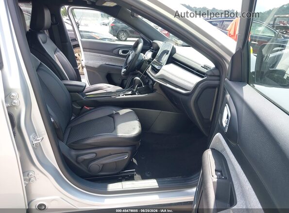3C4NJDBN0ST598969 2025 JEEP COMPASS Silver Вид салону спереду