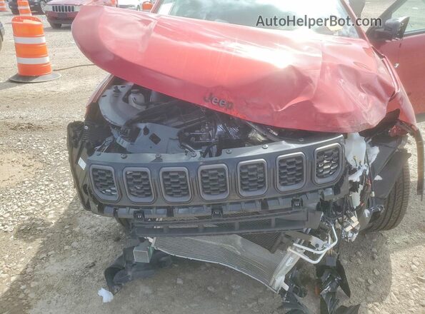 3C4NJDBN1TT178770 2026 JEEP COMPASS Red უკანა სალონის ხედი