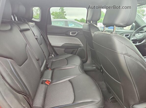 3C4NJDBN2PT547786 2023 JEEP COMPASS Red Вид задніх сидінь