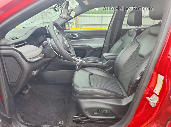 3C4NJDBN2PT547786 2023 JEEP COMPASS Red Вид салону спереду