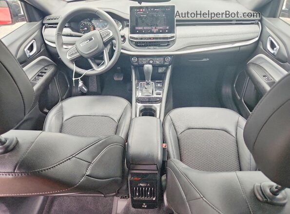 3C4NJDBN2PT547786 2023 JEEP COMPASS Red Вид панелі приладів