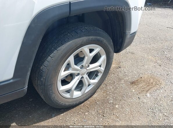 3C4NJDBN2RT117565 2024 JEEP COMPASS White Widok zestawu wskaźników