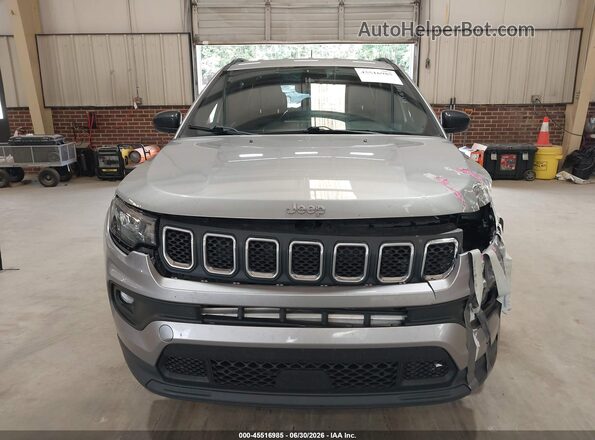 3C4NJDBN3PT549787 2023 JEEP COMPASS Silver ხელსაწყოთა პანელის ხედი
