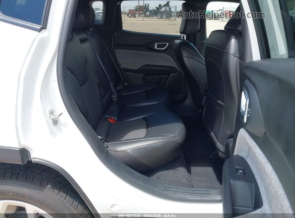 3C4NJDBN3RT138585 2024 JEEP COMPASS White Widok naklejki z numerem VIN