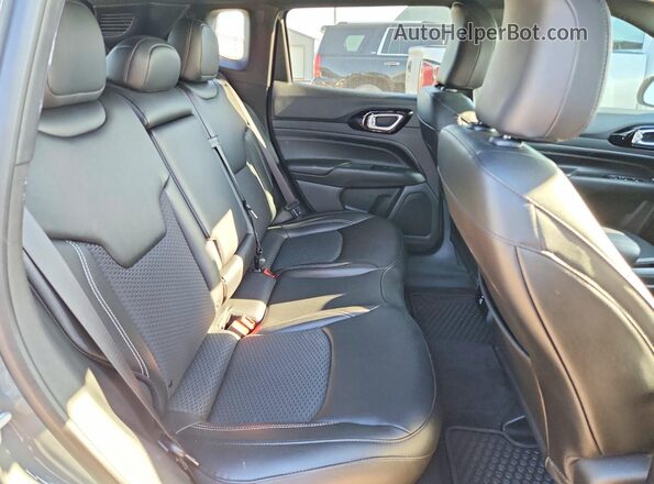 3C4NJDBN3RT592934 2024 JEEP COMPASS Gray 