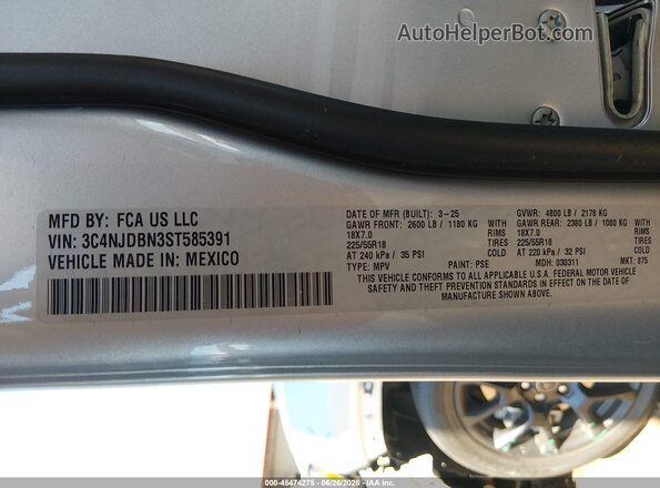 3C4NJDBN3ST585391 2025 JEEP COMPASS Silver Vista del compartimento del motor