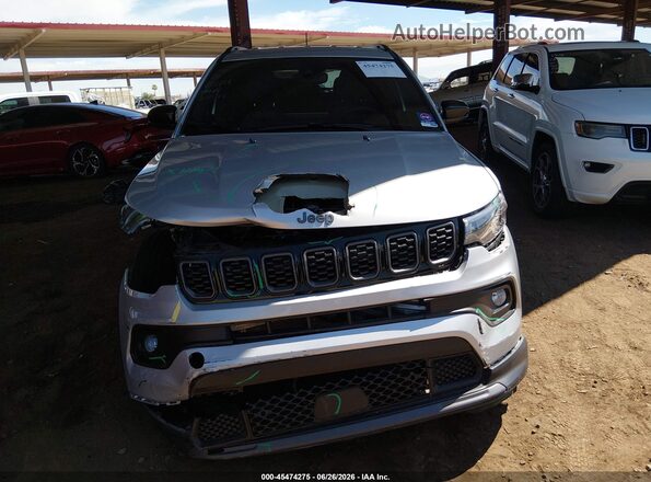 3C4NJDBN3ST585391 2025 JEEP COMPASS Silver Vista interior trasera