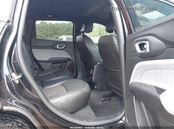 3C4NJDBN4ST528715 2025 JEEP COMPASS Black Widok naklejki z numerem VIN