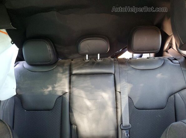 3C4NJDBN4TT193666 2026 JEEP COMPASS Black Widok tylnych siedzeń
