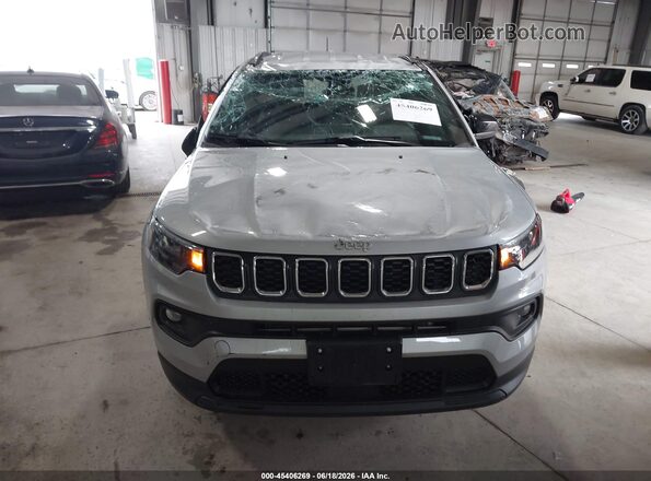 3C4NJDBN5ST553574 2025 JEEP COMPASS Silver Առջևի վահանակի տեսք