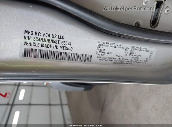 3C4NJDBN5ST553574 2025 JEEP COMPASS Silver Շարժիչի բաժամունքի տեսք