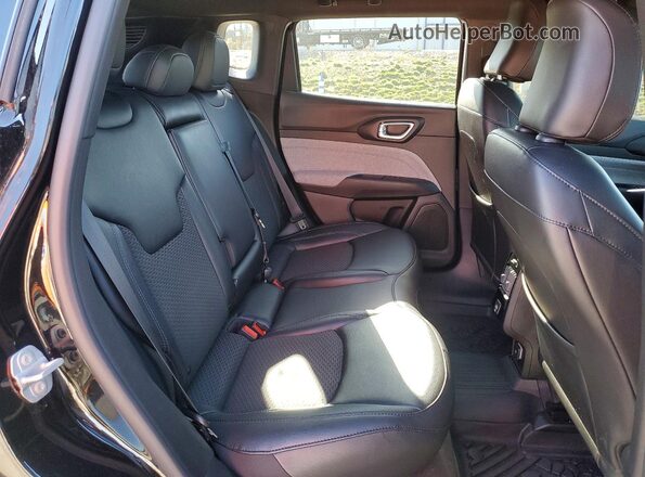 3C4NJDBN6PT500874 2023 JEEP COMPASS Black Вид задньої частини салону