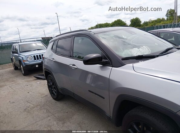 3C4NJDBN6RT602503 2024 JEEP COMPASS Gray Widok wnętrza z tyłu