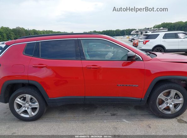 3C4NJDBN7PT548576 2023 JEEP COMPASS Red Rear interior view