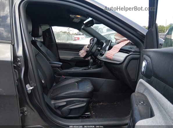 3C4NJDBN7PT548951 2023 JEEP COMPASS Серый Вид салона спереди