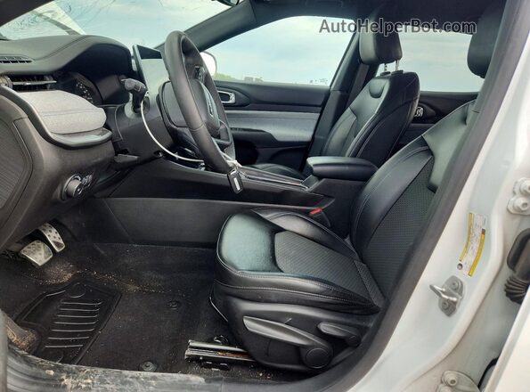 3C4NJDBN8PT544049 2023 JEEP COMPASS White Vista interior delantera